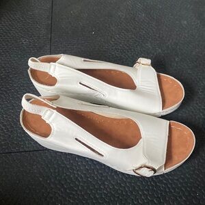 Unbranded white wedge sling back size 41
